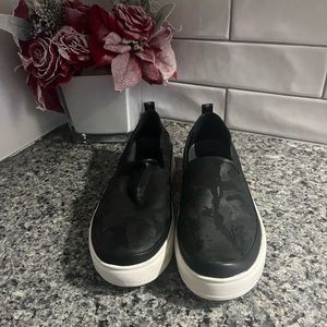 Women’s platform slip on shoes